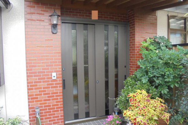 断熱性のある玄関ドアにしました！