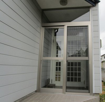 冬に大活躍！雪の吹き込みを防ぐ風除室設置|岩手県北上市