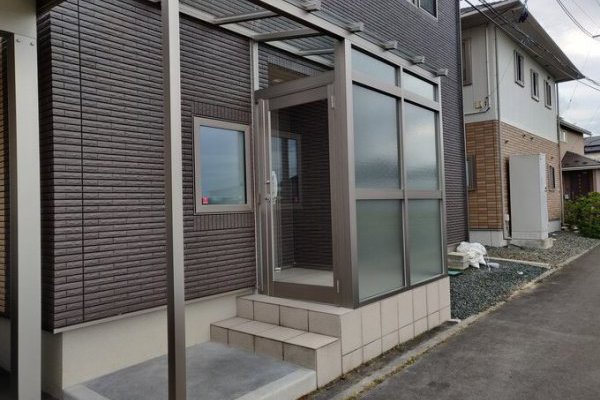 雨にも濡れず、雪の吹込みも防ぐ！