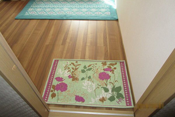 畳からフローリングに変えました。