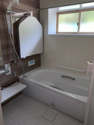 暖かく、安全に入れる浴室に！