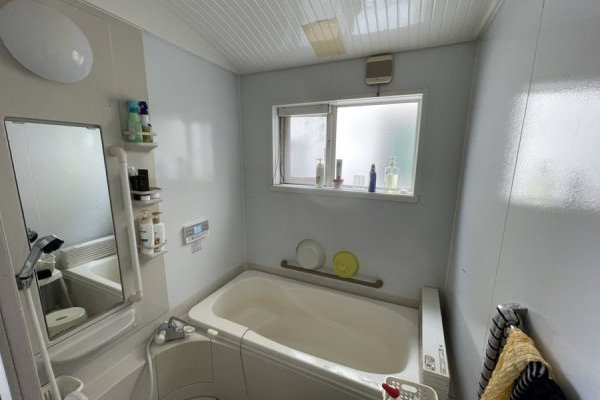 シックな雰囲気のお風呂に！