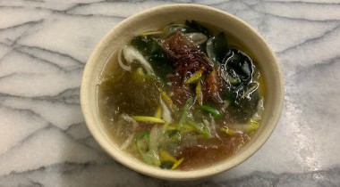 寒さの厳しい時期にぴったり「海藻、生姜、柚子入り大根みぞれスープ」