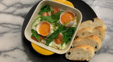 ワインにも合う「大人の目玉焼き」