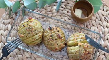 簡単レシピ「ハッセルバックポテト」