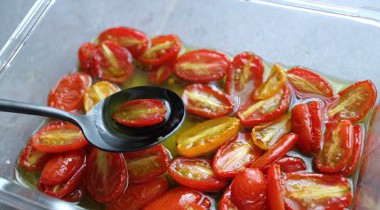 簡単レシピ「ミニトマトで作る秋の保存食!自家製セミドライトマト」