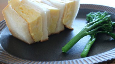 簡単レシピ「厚焼き玉子サンド」
