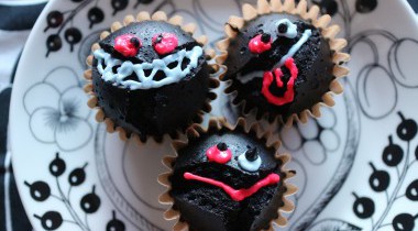 グルテンフリーの米粉で作る簡単レシピ「ハロウィンのおばけ蒸しパン」