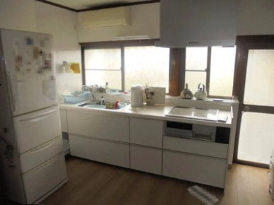 新鮮で快適!キッチン&トイレ&玄関リフォーム