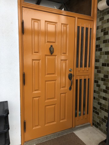 低予算で実現!玄関ドア塗装リフォーム|岩手県八幡平市