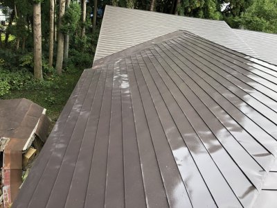 色とツヤが戻って嬉しい！屋根塗装リフォーム|岩手県花巻市