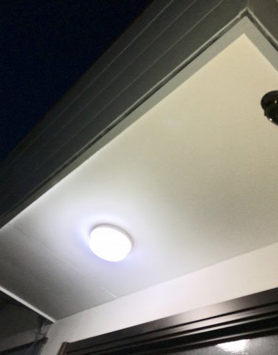 宮城県仙台市|落ちそうだった雨樋を直して安心！玄関屋根補修リフォーム